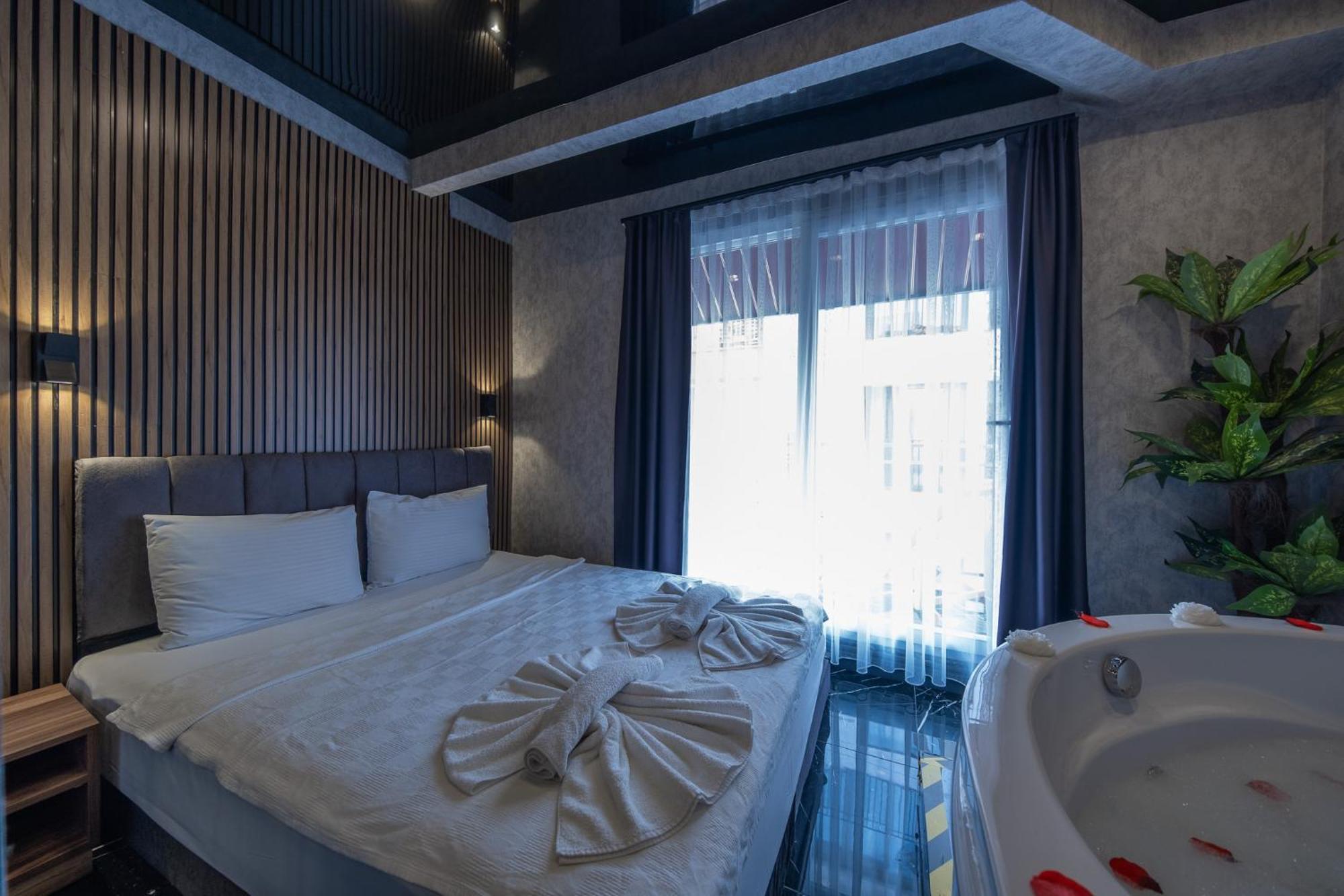 Mrt Suites Lara Анталия Екстериор снимка