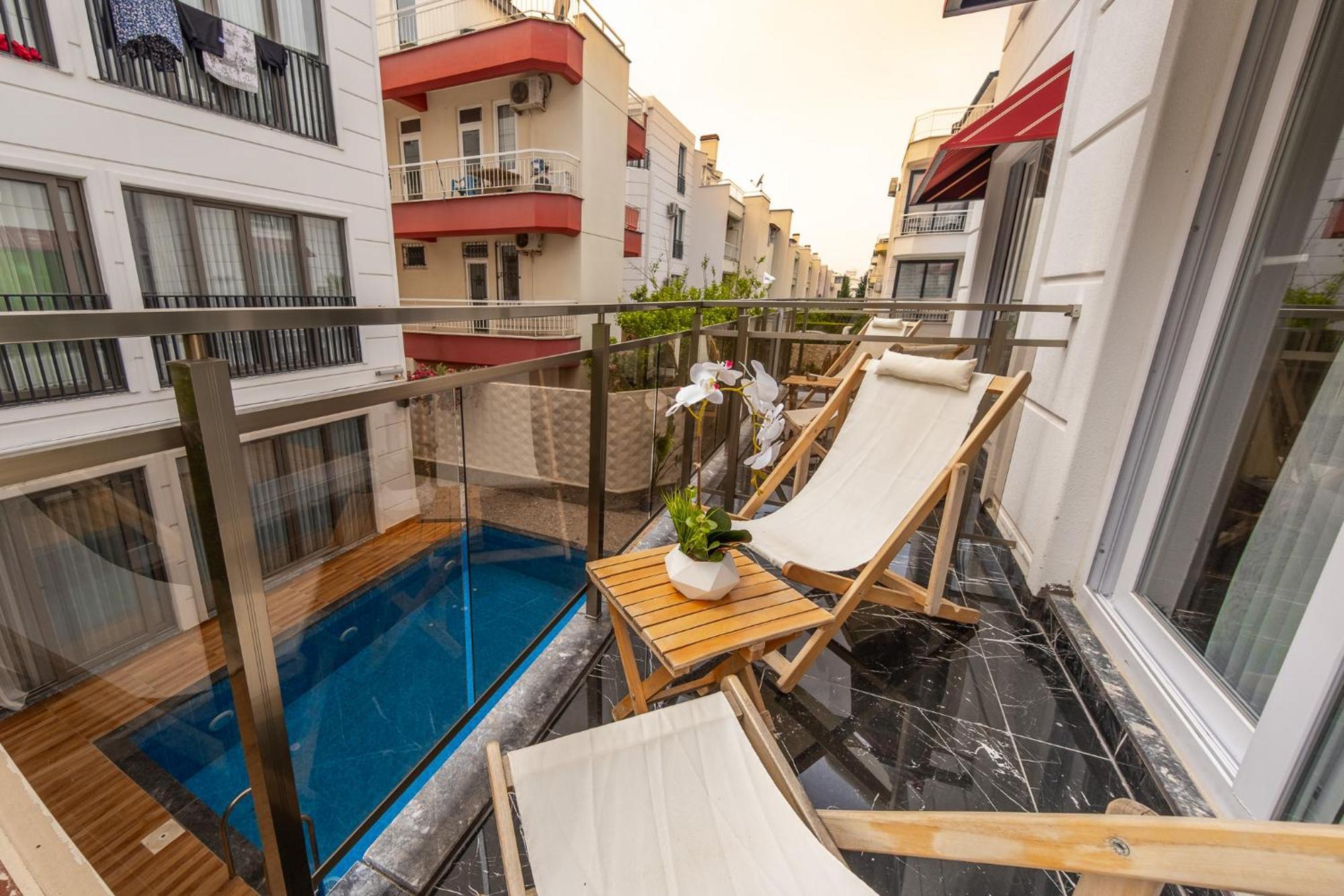 Mrt Suites Lara Анталия Екстериор снимка