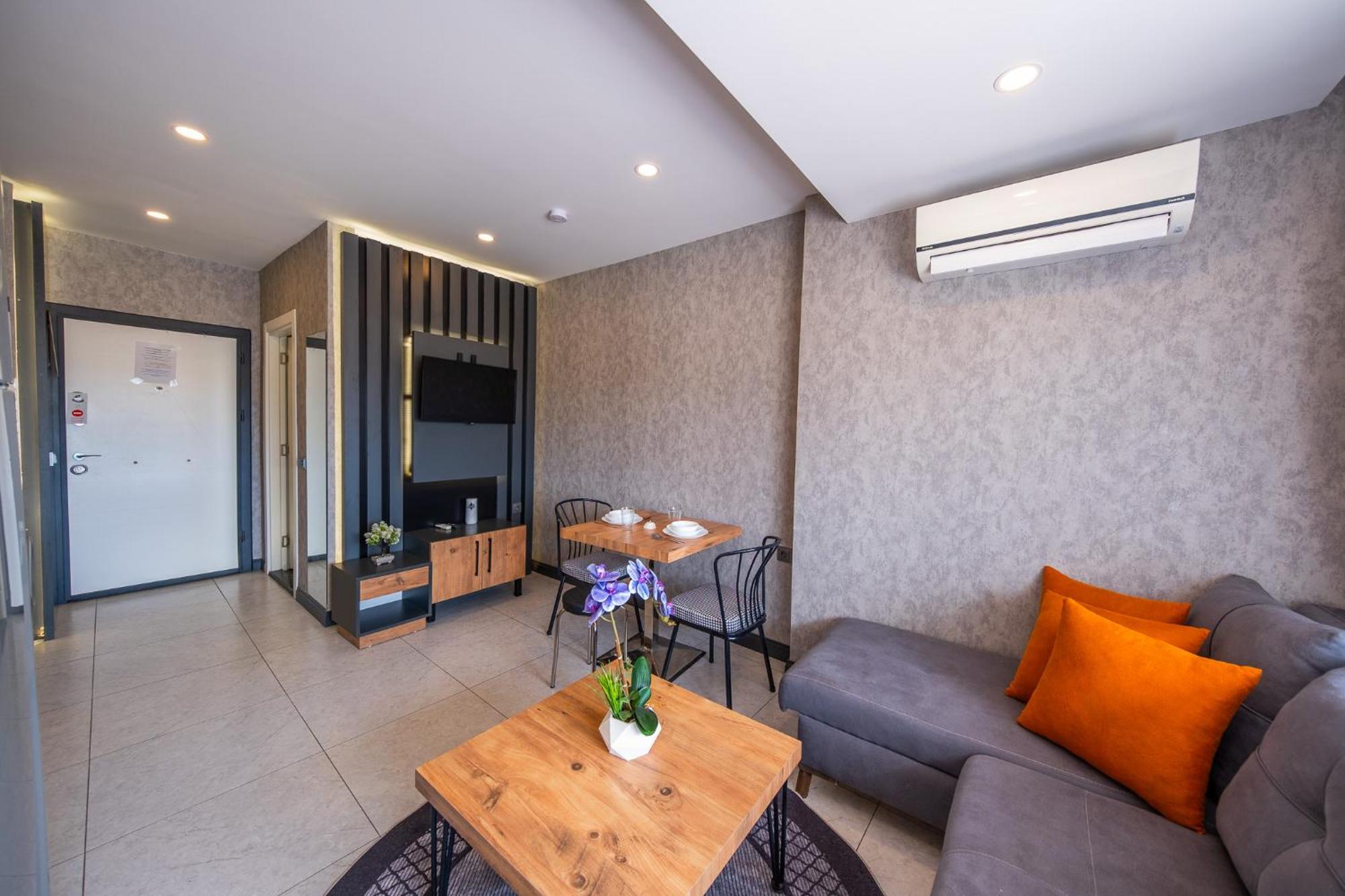 Mrt Suites Lara Анталия Екстериор снимка
