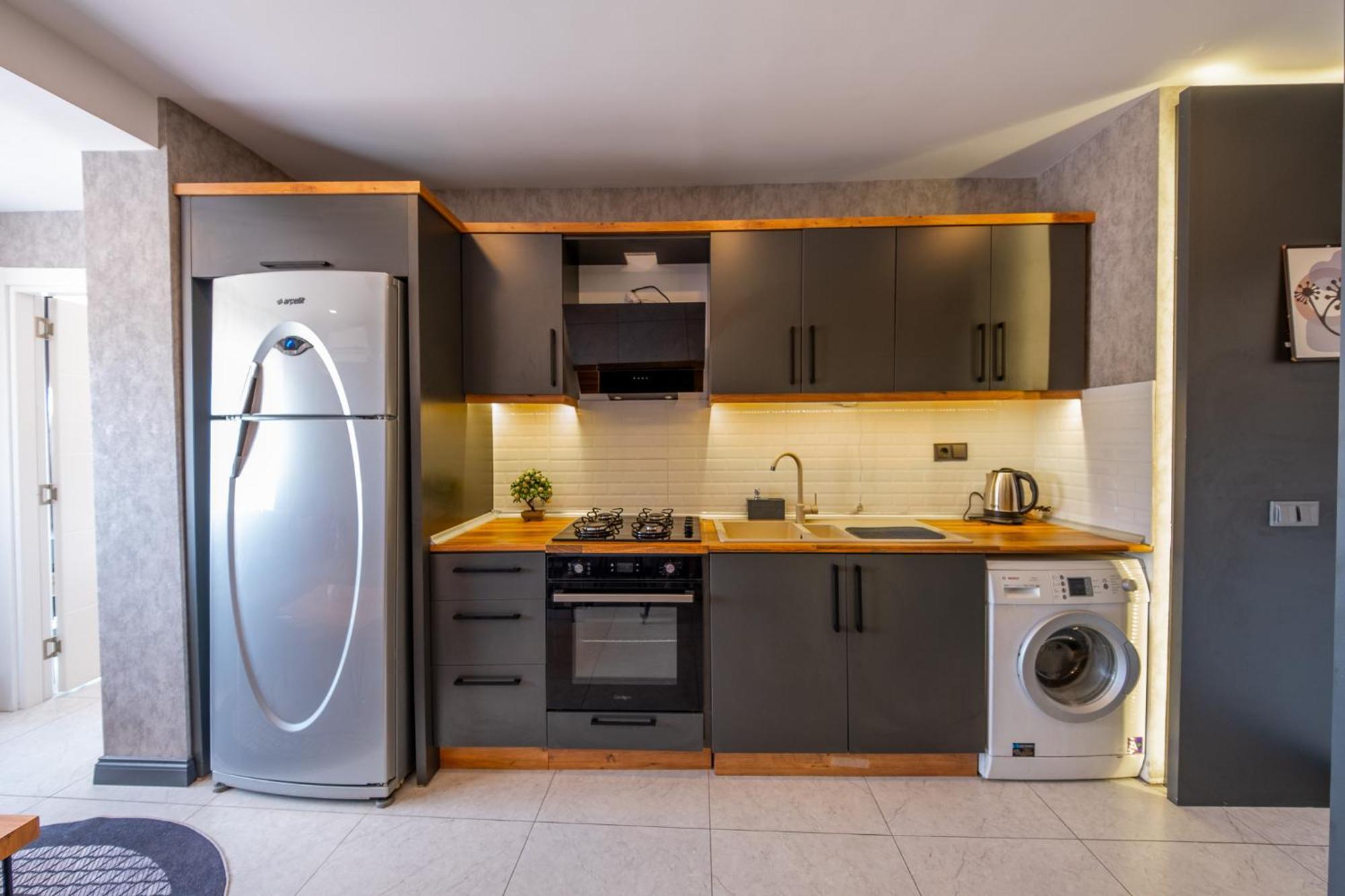 Mrt Suites Lara Анталия Екстериор снимка