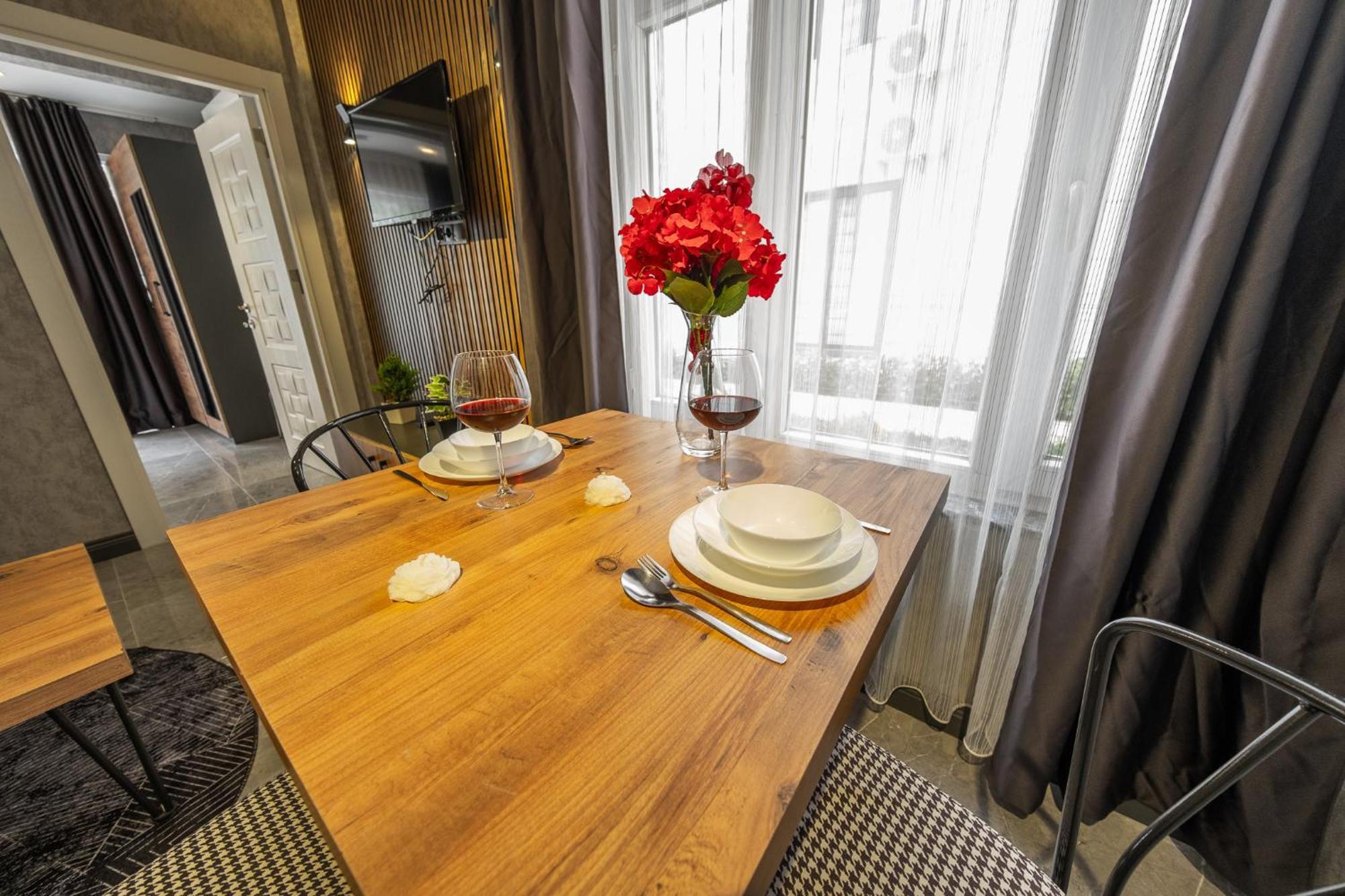 Mrt Suites Lara Анталия Екстериор снимка