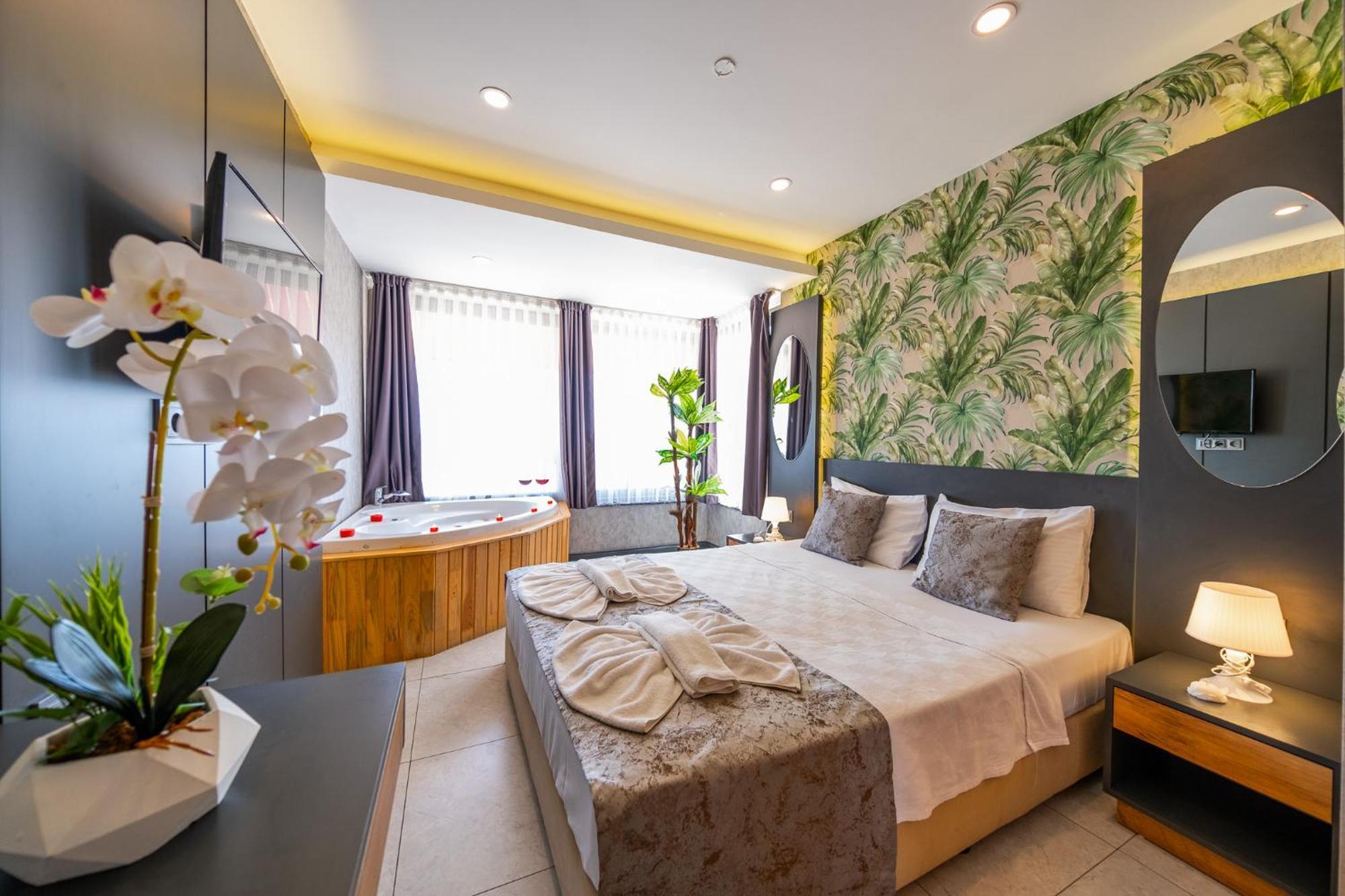 Mrt Suites Lara Анталия Екстериор снимка