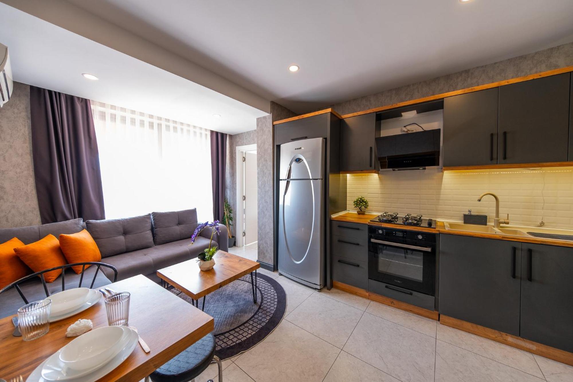 Mrt Suites Lara Анталия Екстериор снимка