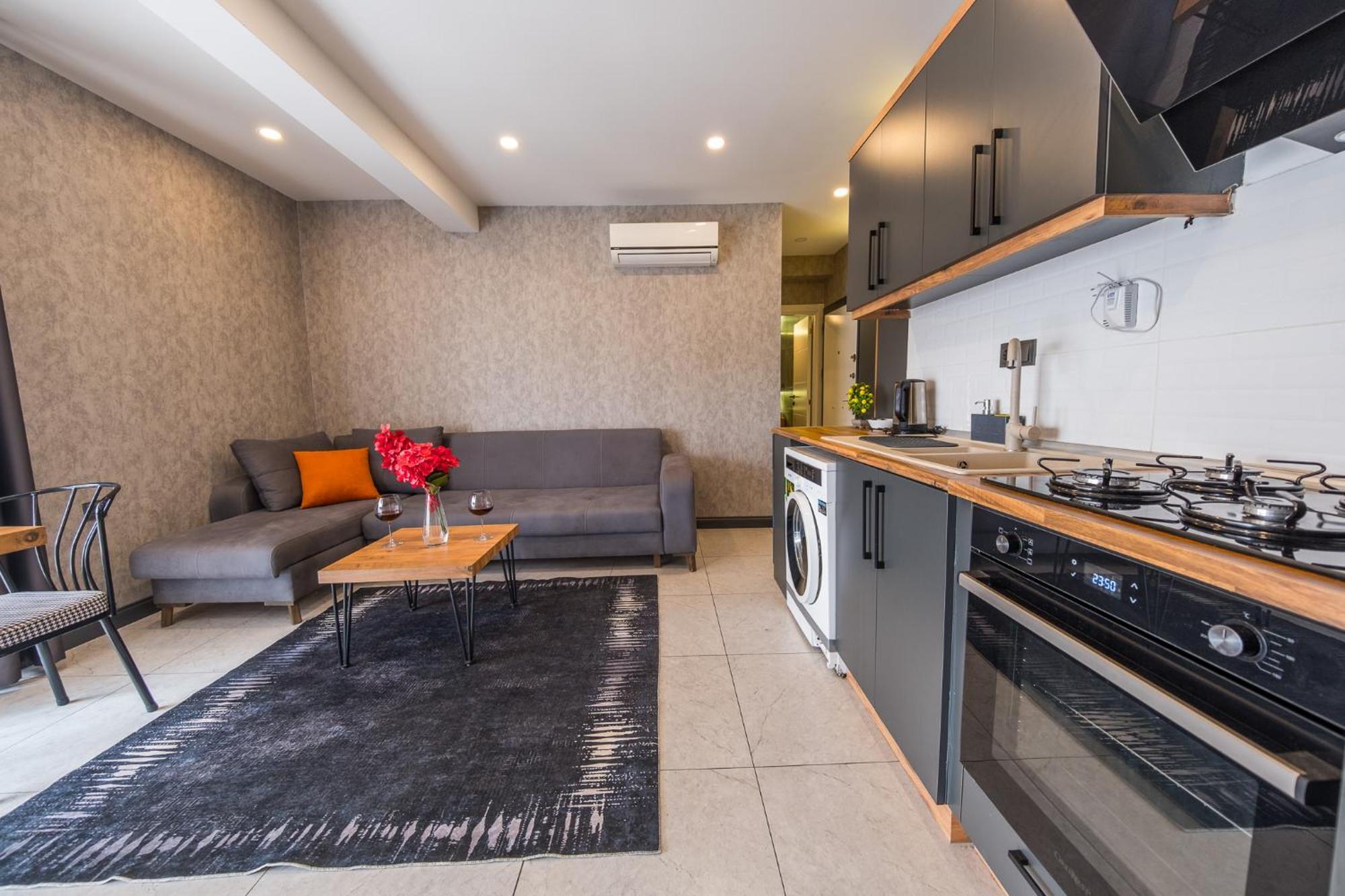 Mrt Suites Lara Анталия Екстериор снимка