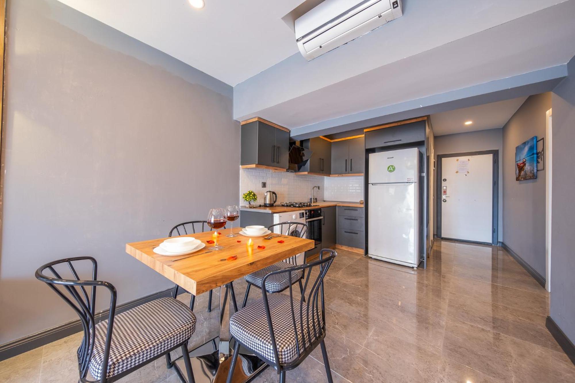 Mrt Suites Lara Анталия Екстериор снимка