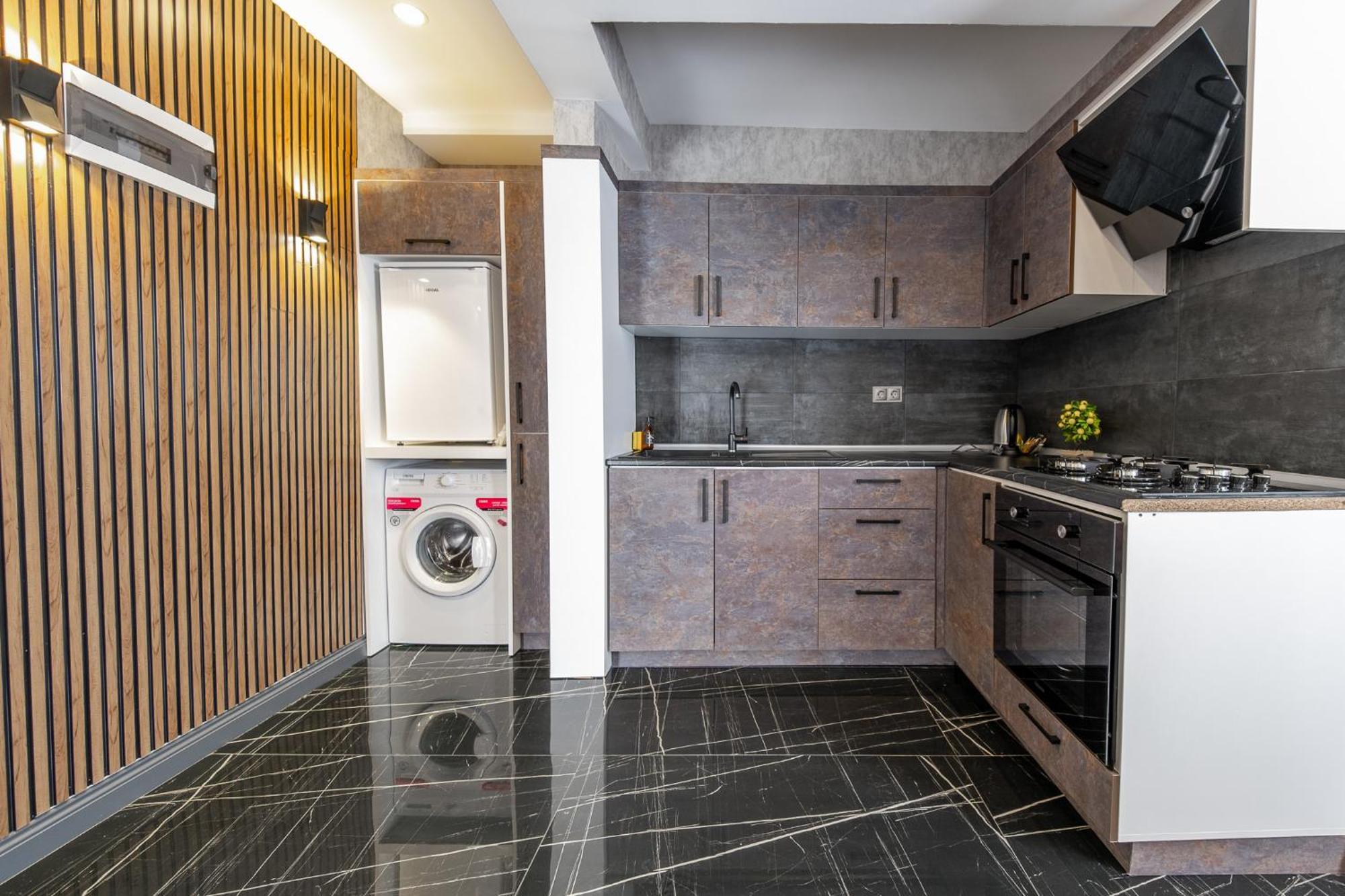 Mrt Suites Lara Анталия Екстериор снимка