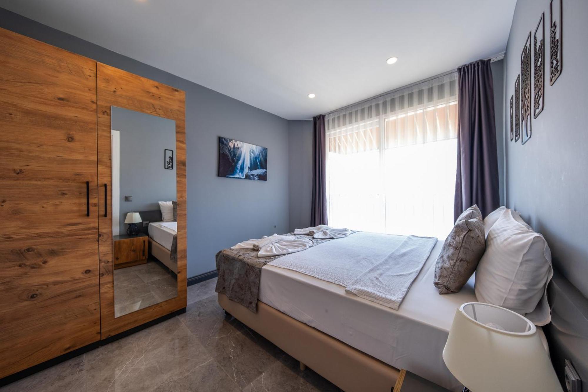 Mrt Suites Lara Анталия Екстериор снимка